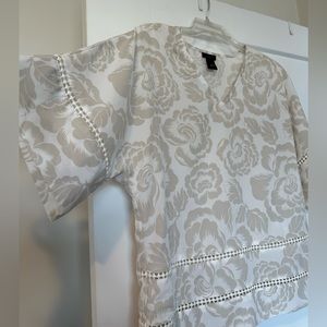 Ann Taylor Floral Cream Short Sleeve Blouse Size XS